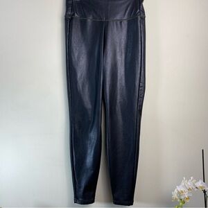 Women’s ATHLETA Black Gleam Faux Leather Front Leggings Size Medium